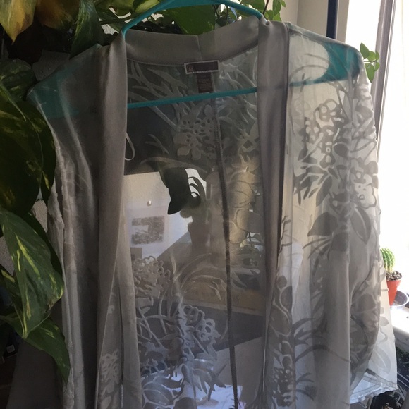 Light blue velvet appliqué kimono - Picture 1 of 4